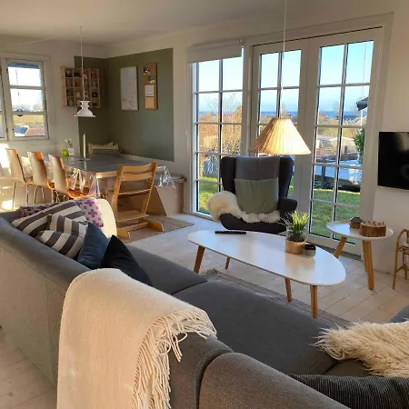 Holiday home Cosy Summercottage In Sommerby *